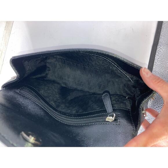 MICHAEL KORS, MEDIUM SIZE BLACK SAFFIANO LEATHER HANDBAG - Picture 9 of 11